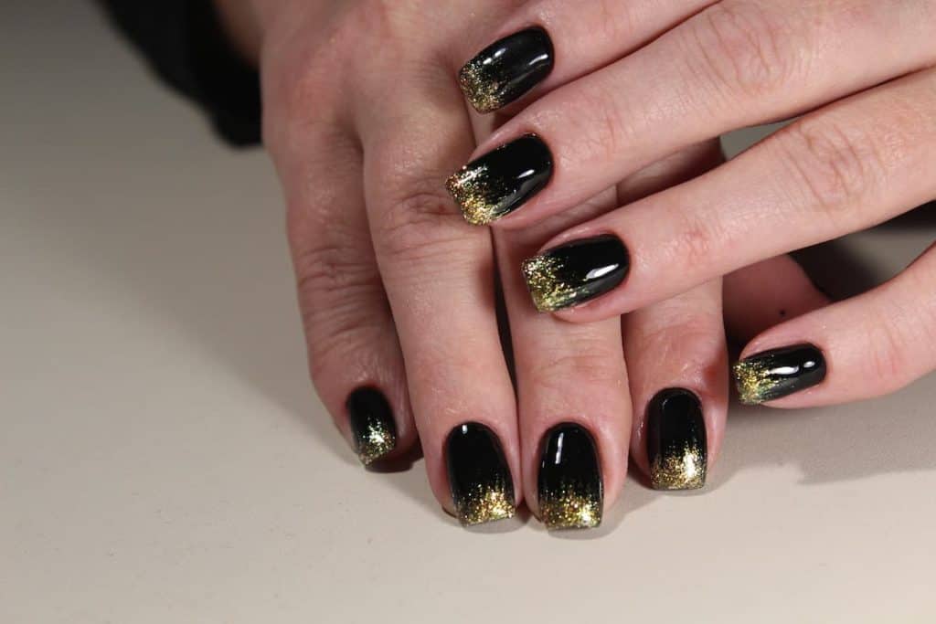 Glitter nails