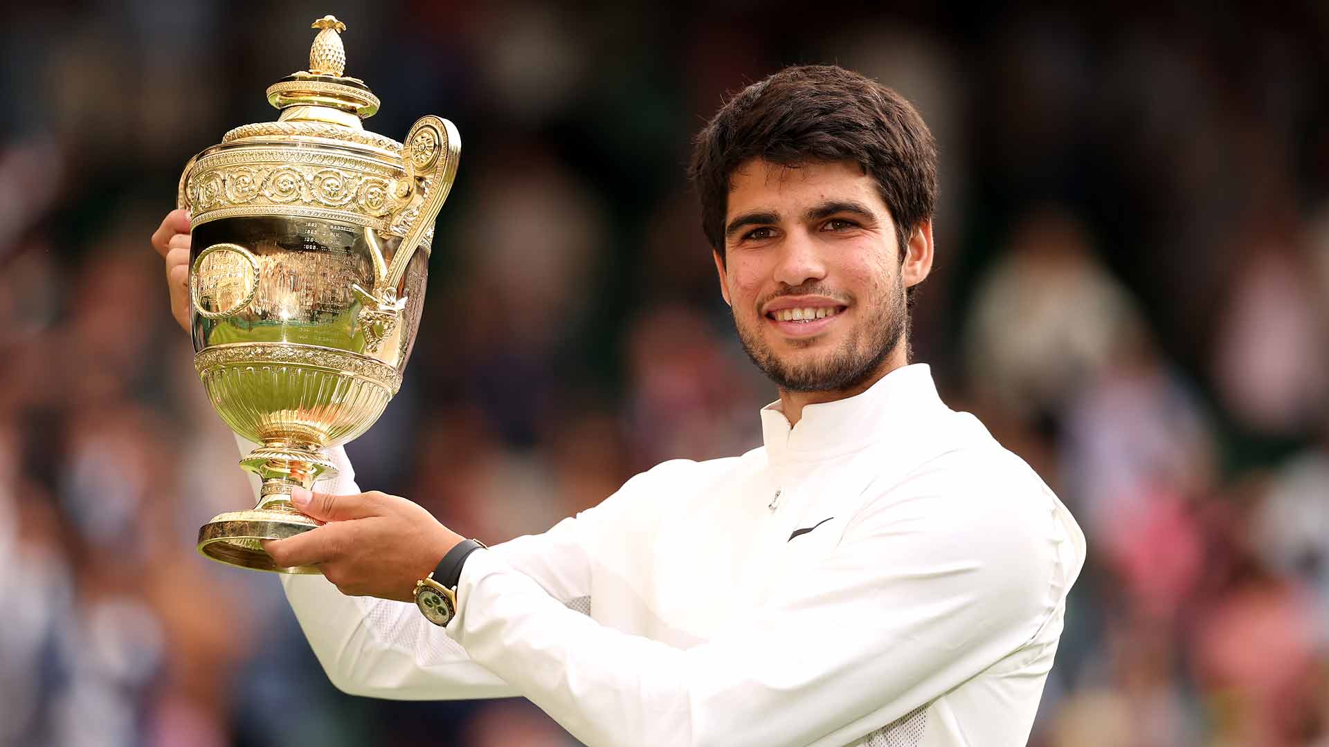 Alcaraz Wins Wimbledon in a Thrilling Comeback Against Djokovic